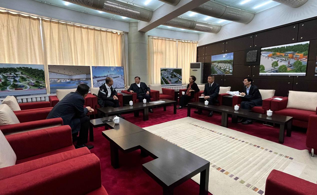 16.吉林省體育局訓(xùn)練競(jìng)賽處主任及國(guó)信集團(tuán)相關(guān)領(lǐng)導(dǎo)出席南山體育項(xiàng)目合作洽談會(huì)(調(diào)色調(diào)).png 16.吉林省體育局訓(xùn)練競(jìng)賽處主任及國(guó)信集團(tuán)相關(guān)領(lǐng)導(dǎo)出席南山體育項(xiàng)目合作洽談會(huì)(調(diào)色調(diào)).png